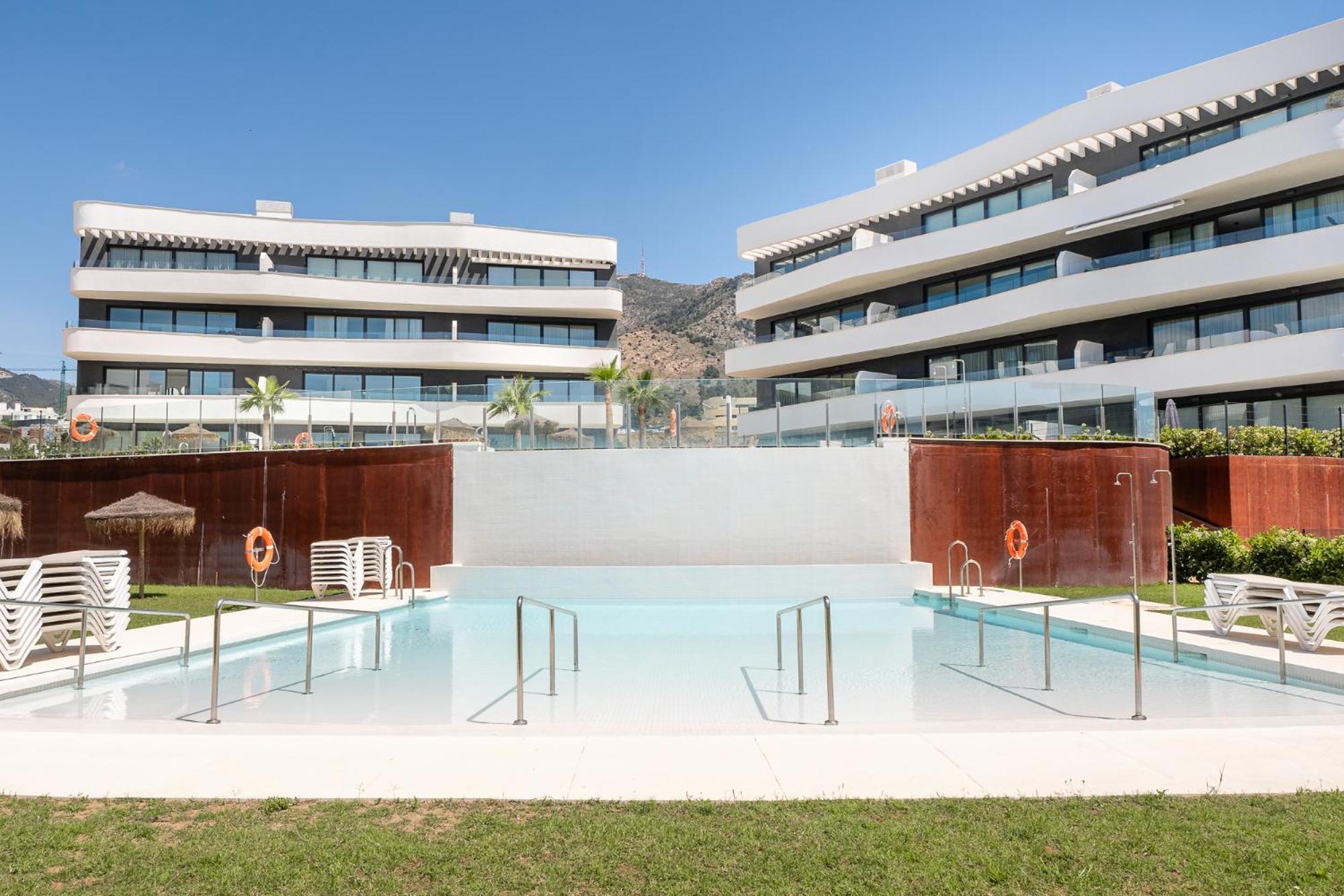 Appartamento Stylish 2br Pool & Balcony *