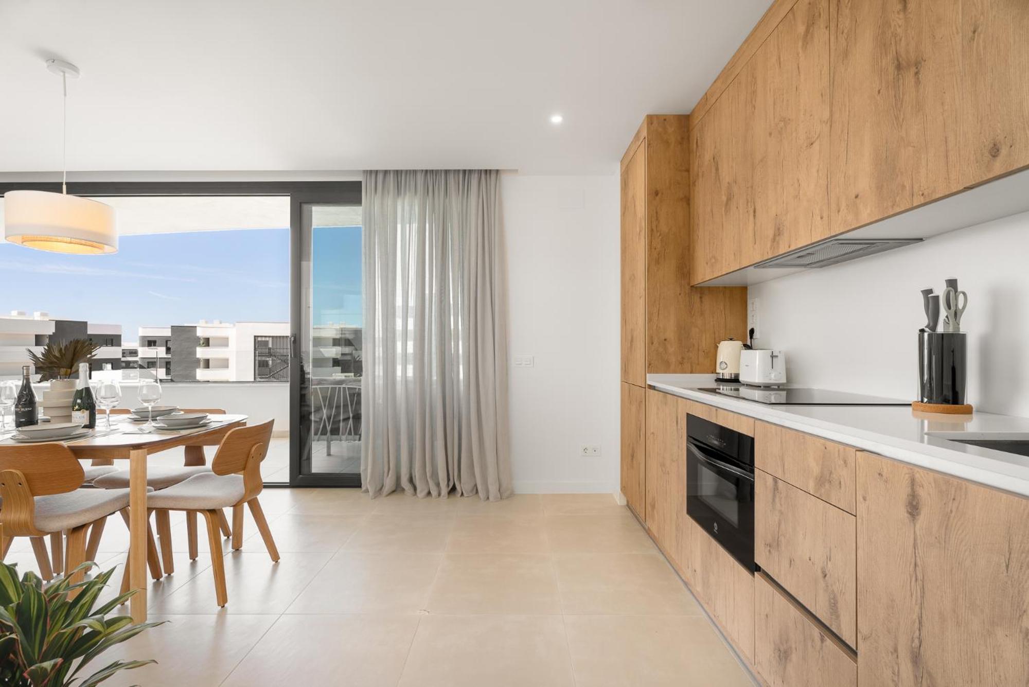 Stylish 2br Pool & Balcony Fuengirola