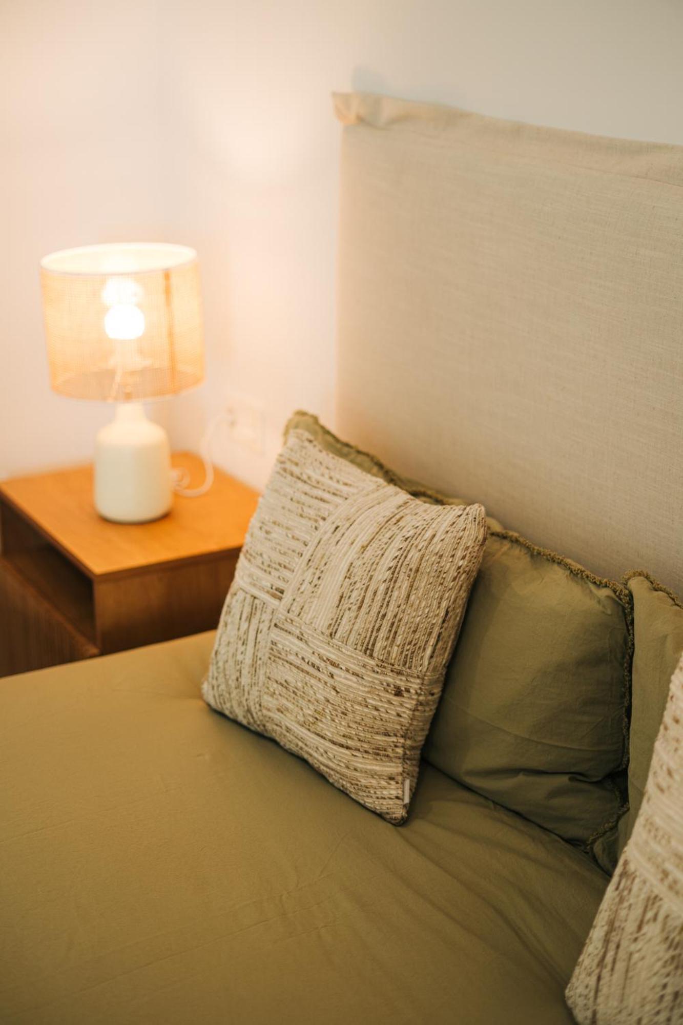 Stylish 2br Pool & Balcony Apartament