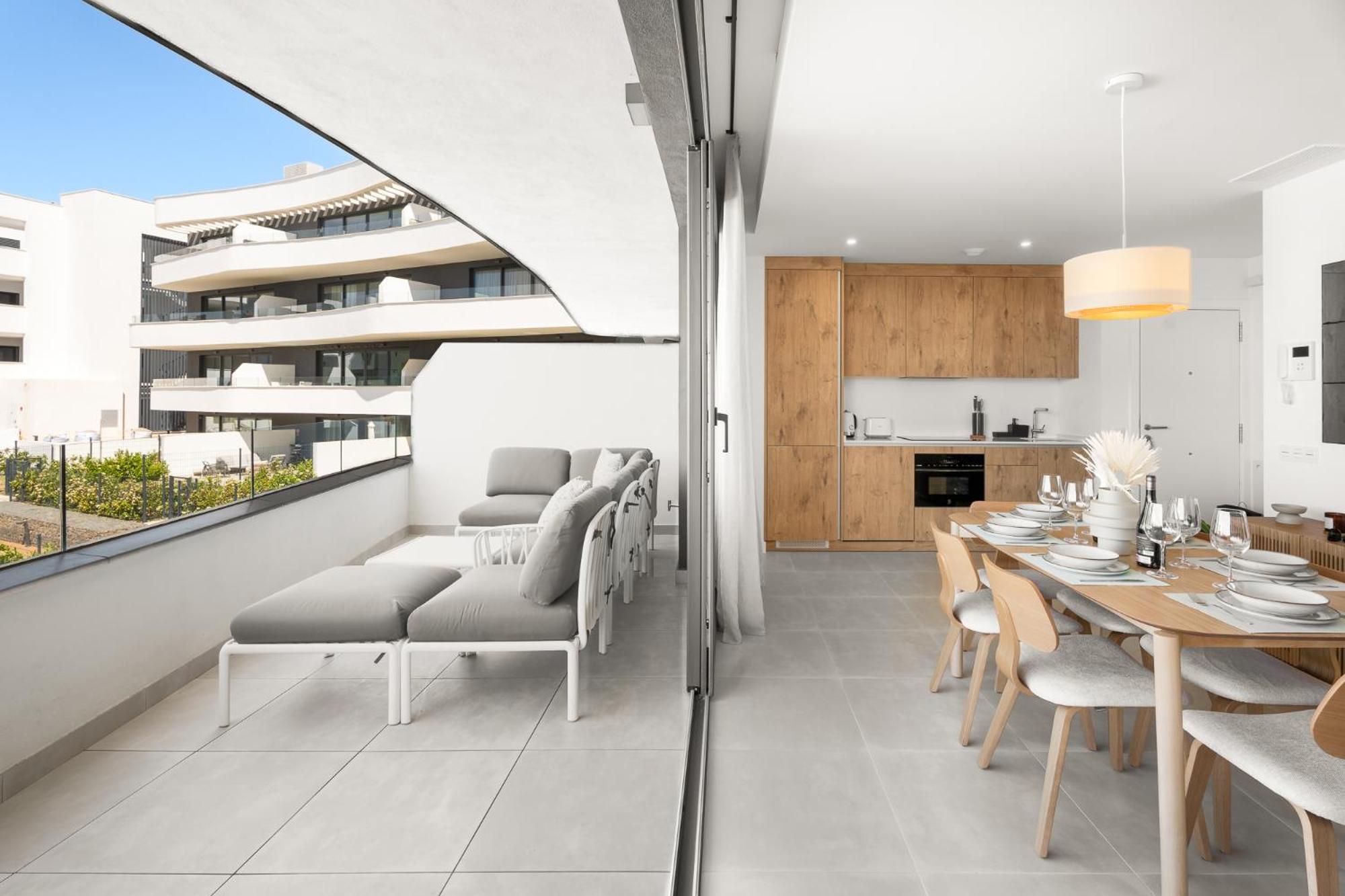 Stylish 2br Pool & Balcony * Fuengirola